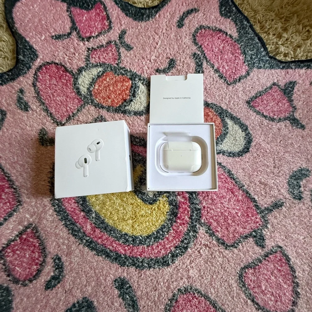 Apple White Wireless Earbuds